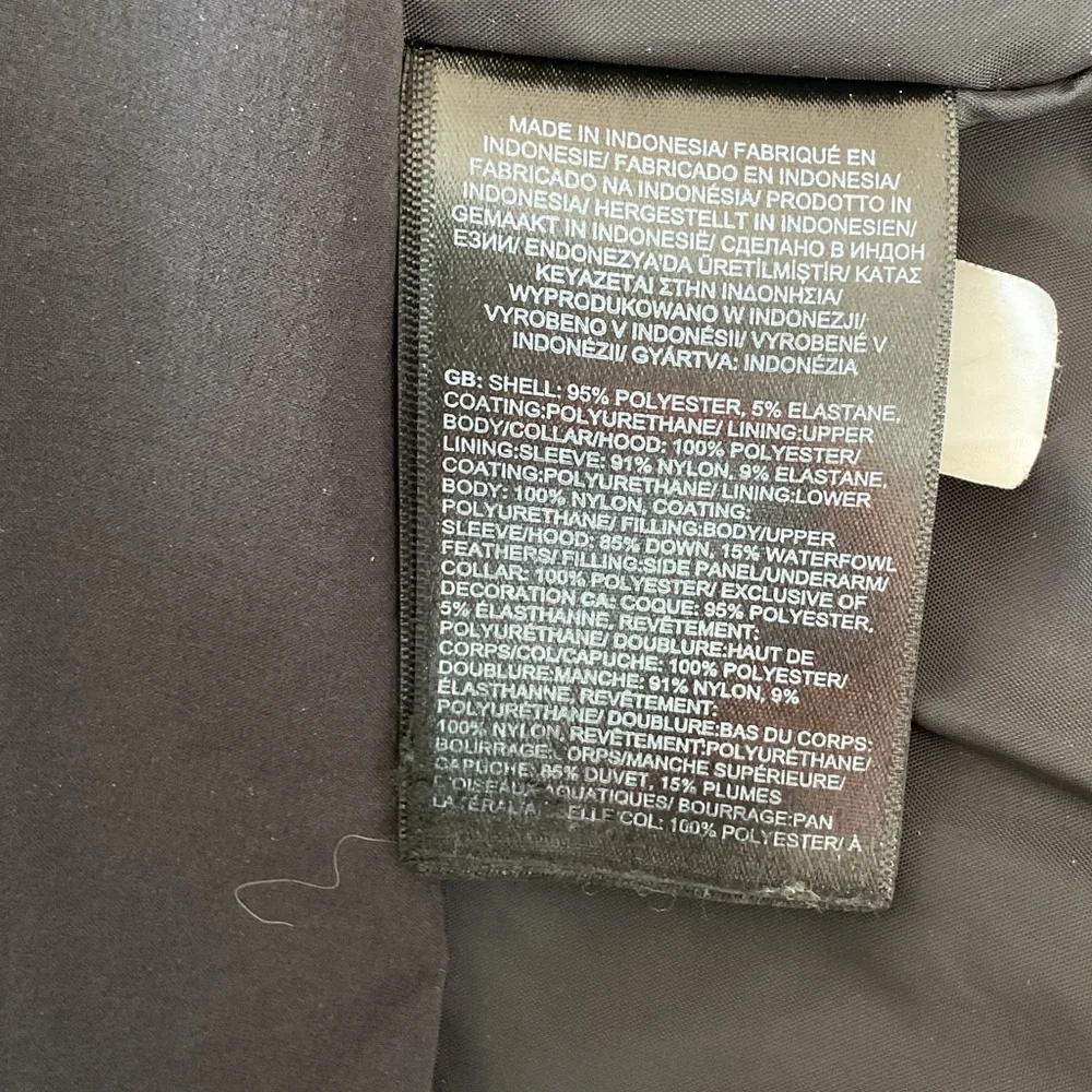 The North Face Women's Army 700 Fill Power Down Jacket Black, size S - Picture 10 of 16